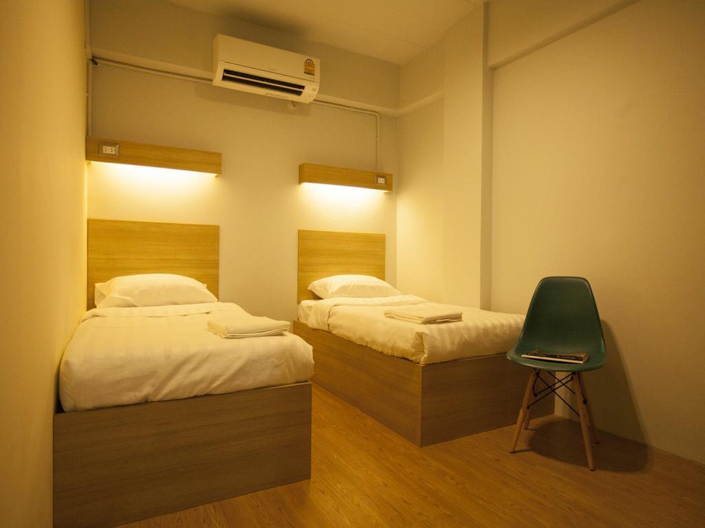 Micro Hostel Бангкок Экстерьер фото